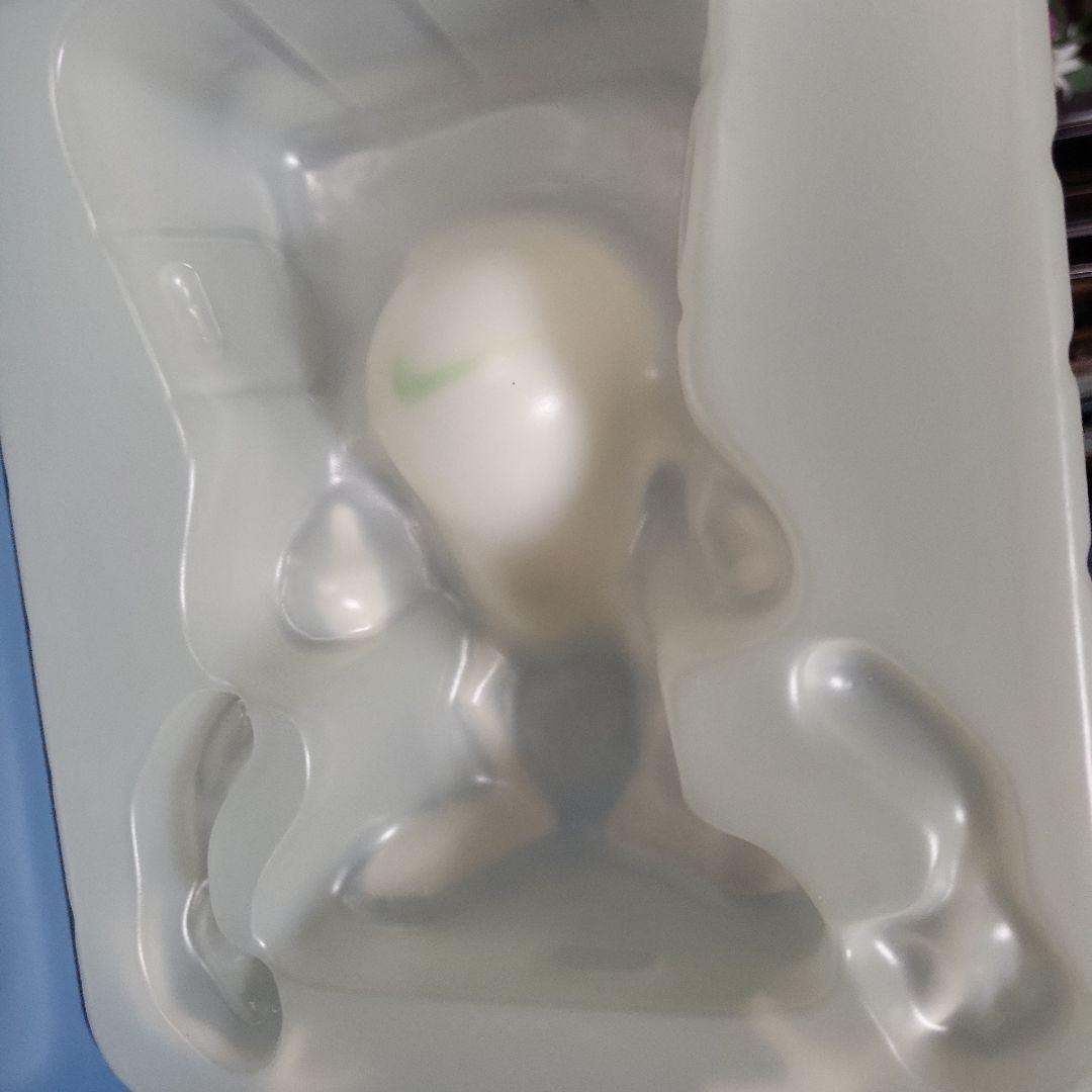 NIKE keynuts フィギュア　メディコムトイ　ホワイト