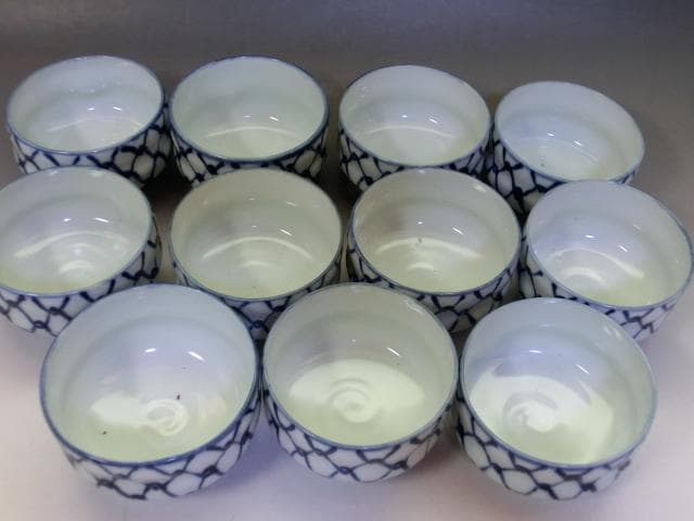 湯呑み茶碗■平安 萬壽堂製 網目紋染付湯飲み 11客セット 煎茶器 汲出し碗■