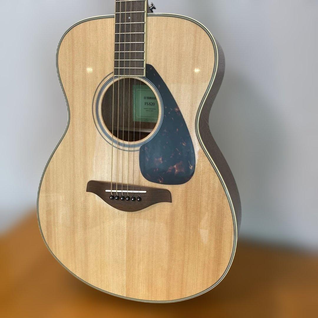 Yamaha FS820アコースティックギター　　 付属品　入門書などあり