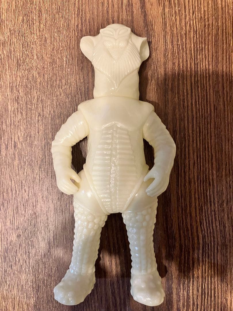 ベアモデル メフィラス星人 二代目 蓄光 未塗装 ソフビ フィギュア gid
