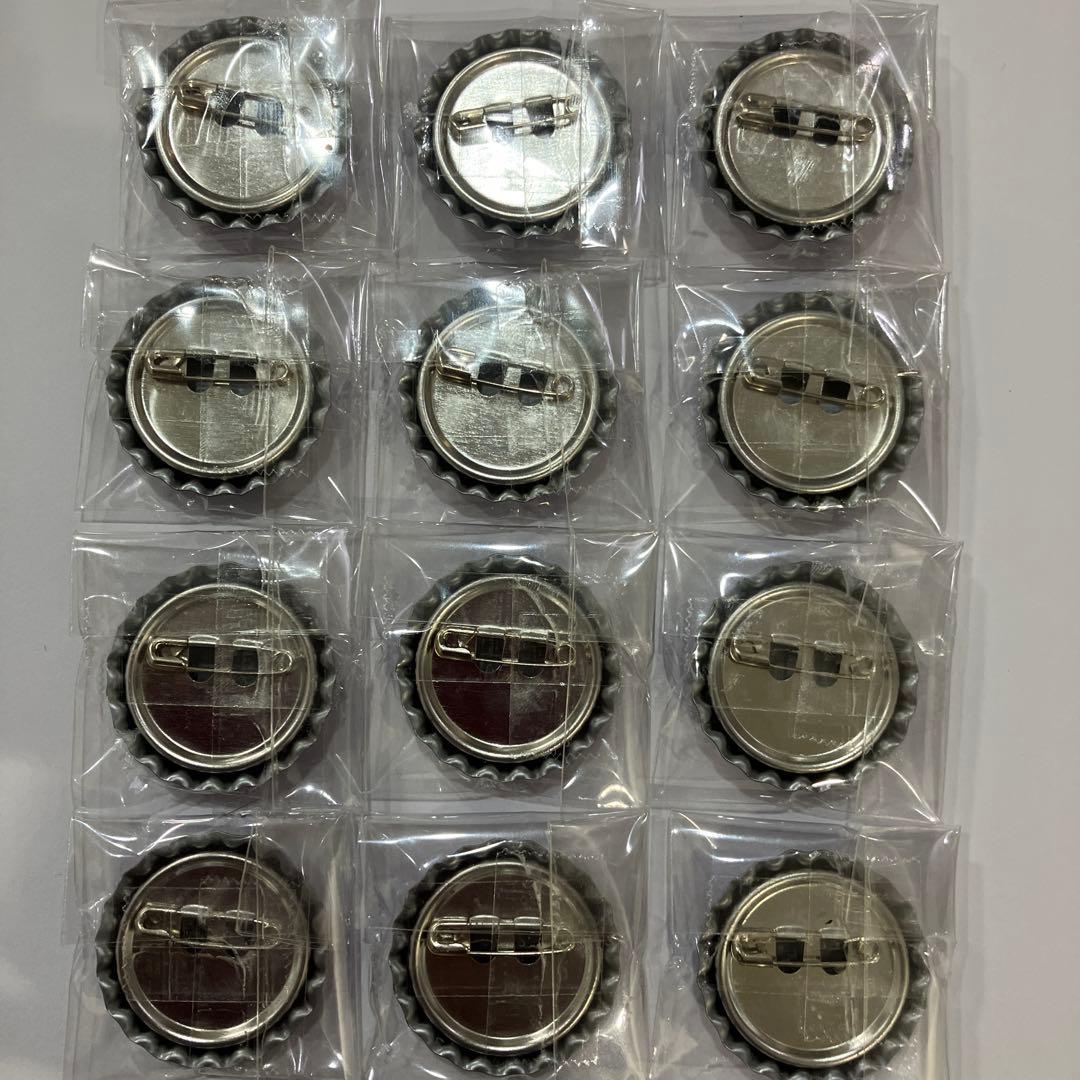 まじめにヤバシティ　ショッピ　王冠缶バッジ　12個セット