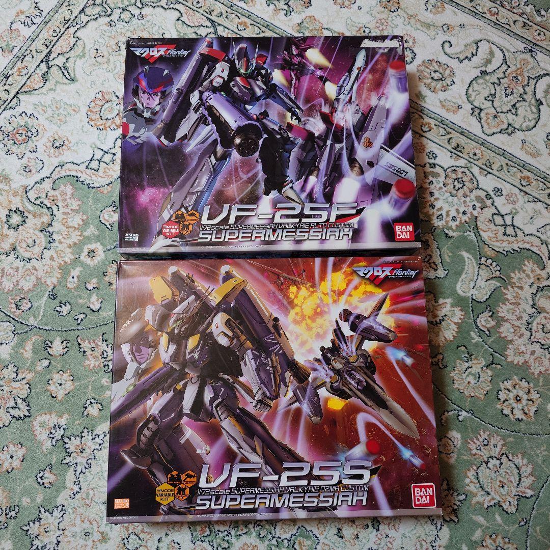 バンダイ 1/72 VF-25F VF-25S スーパーメサイア セット