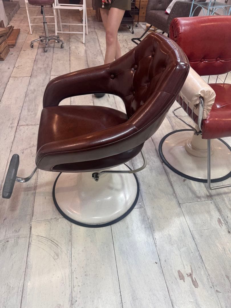 リアルビンテージが可愛いセット椅子　スタイリングチェア