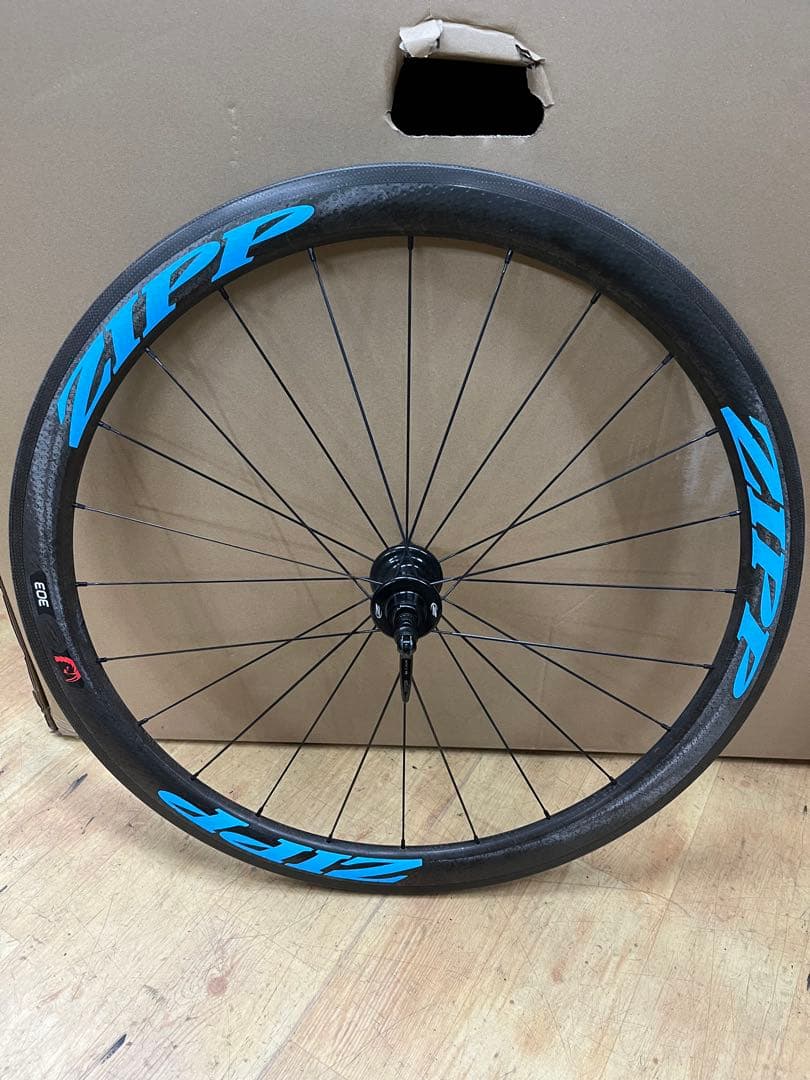 ZIPP 303 FIRECREST リムブレーキ　クリンチャー　後ろ割れアリ