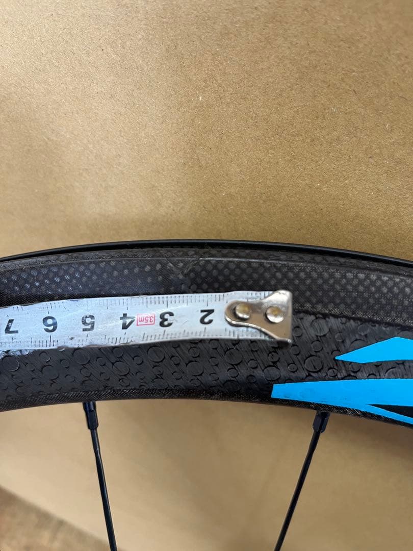 ZIPP 303 FIRECREST リムブレーキ　クリンチャー　後ろ割れアリ