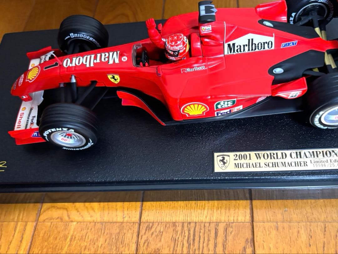 Ferrari F1 2001 WORLD CHAMPIONS 1/18ミニカー