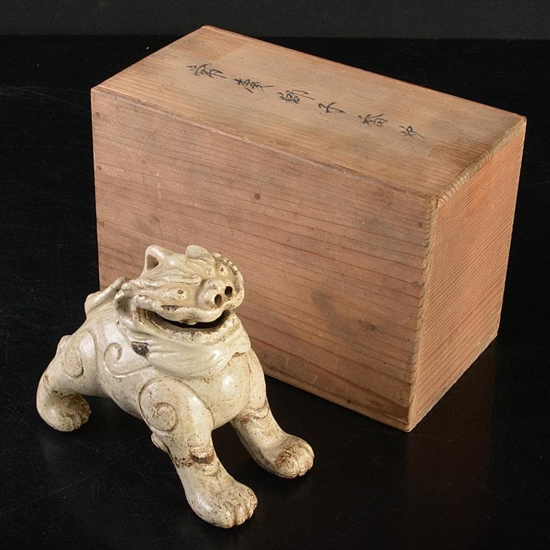 二代　楽吉左エ門　田中常慶作　楽焼　白楽獅子香炉　時代箱付　V　R7444