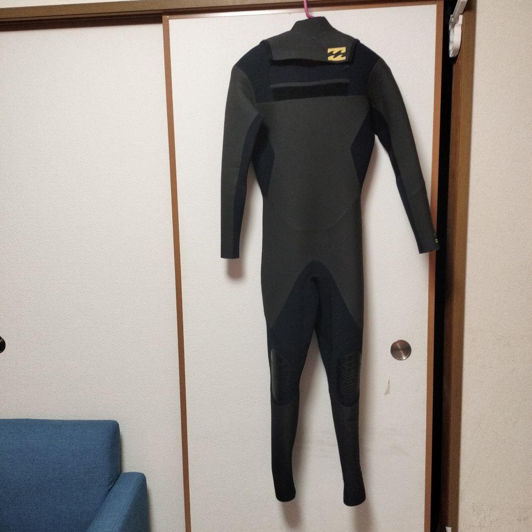 新品同様ビラボンウエットスーツ