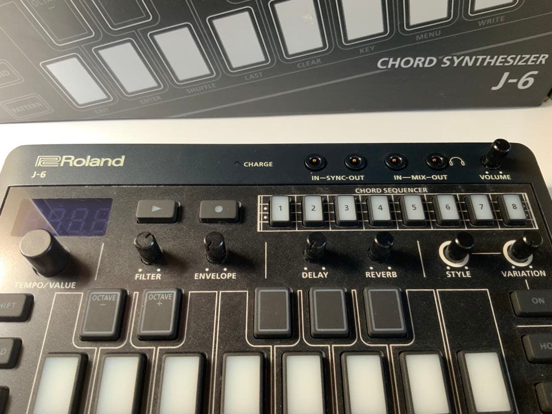 Roland Aira compact J-6コードシンセサイザー