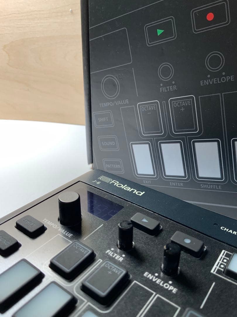 Roland Aira compact J-6コードシンセサイザー