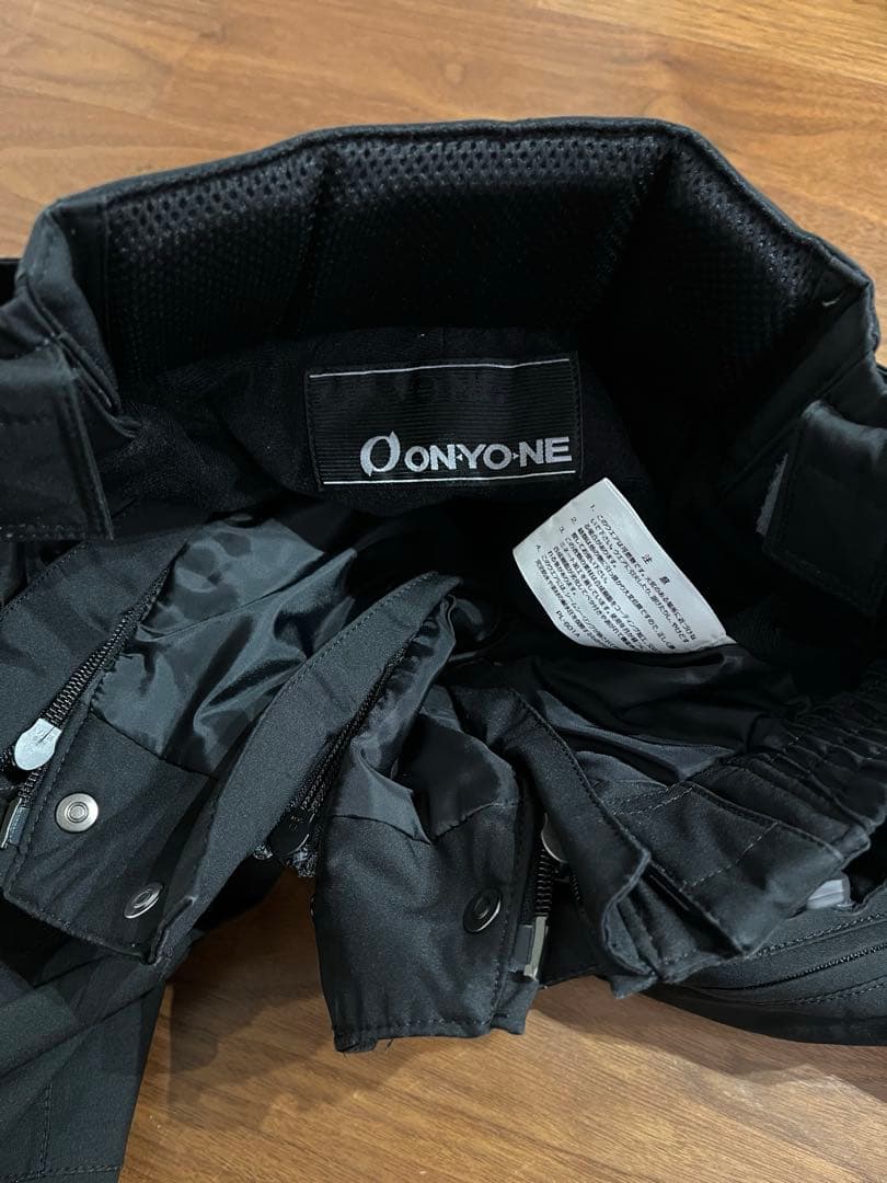 ONYONE オンヨネ　スキーウェア上下　Sサイズ