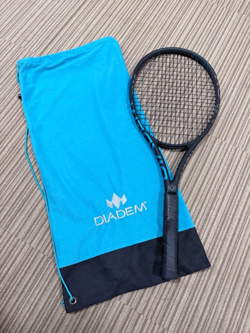 DIADEM NOVA 100 テニスラケット（現行モデル）