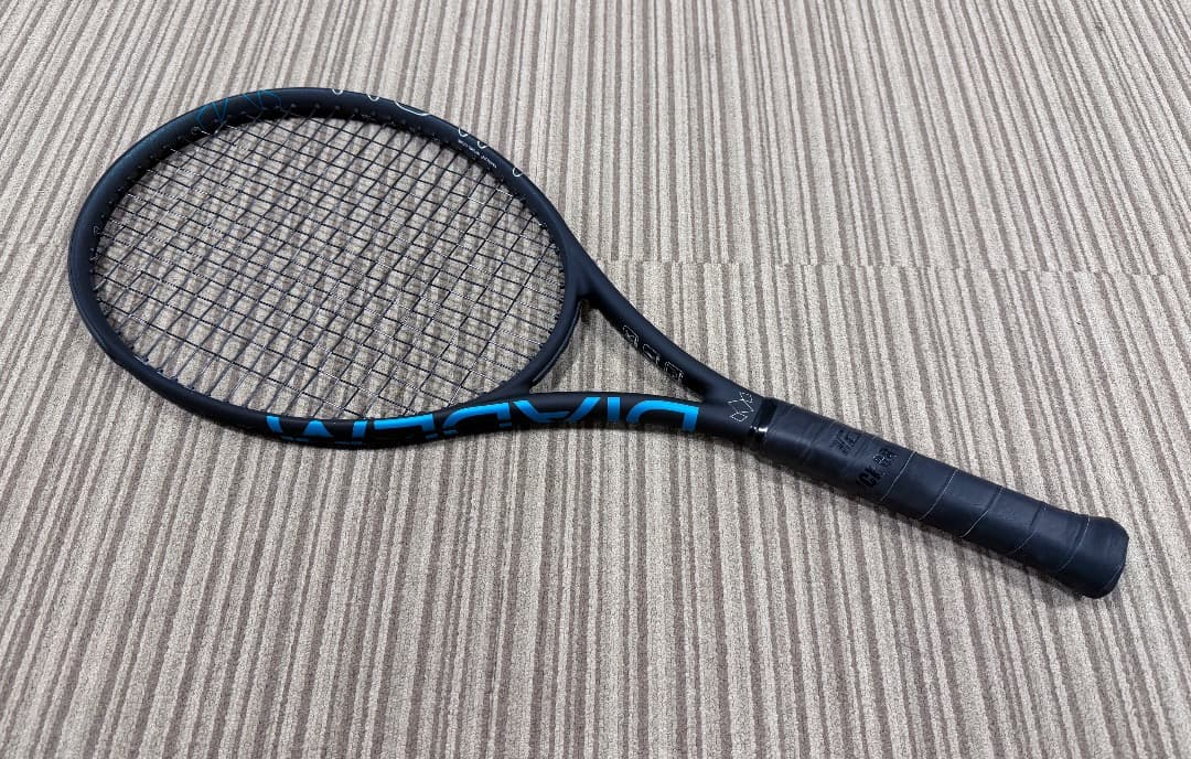 DIADEM NOVA 100 テニスラケット（現行モデル）
