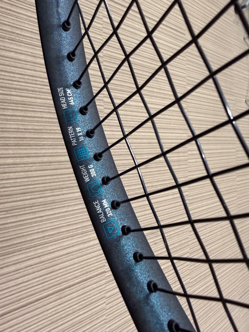 DIADEM NOVA 100 テニスラケット（現行モデル）