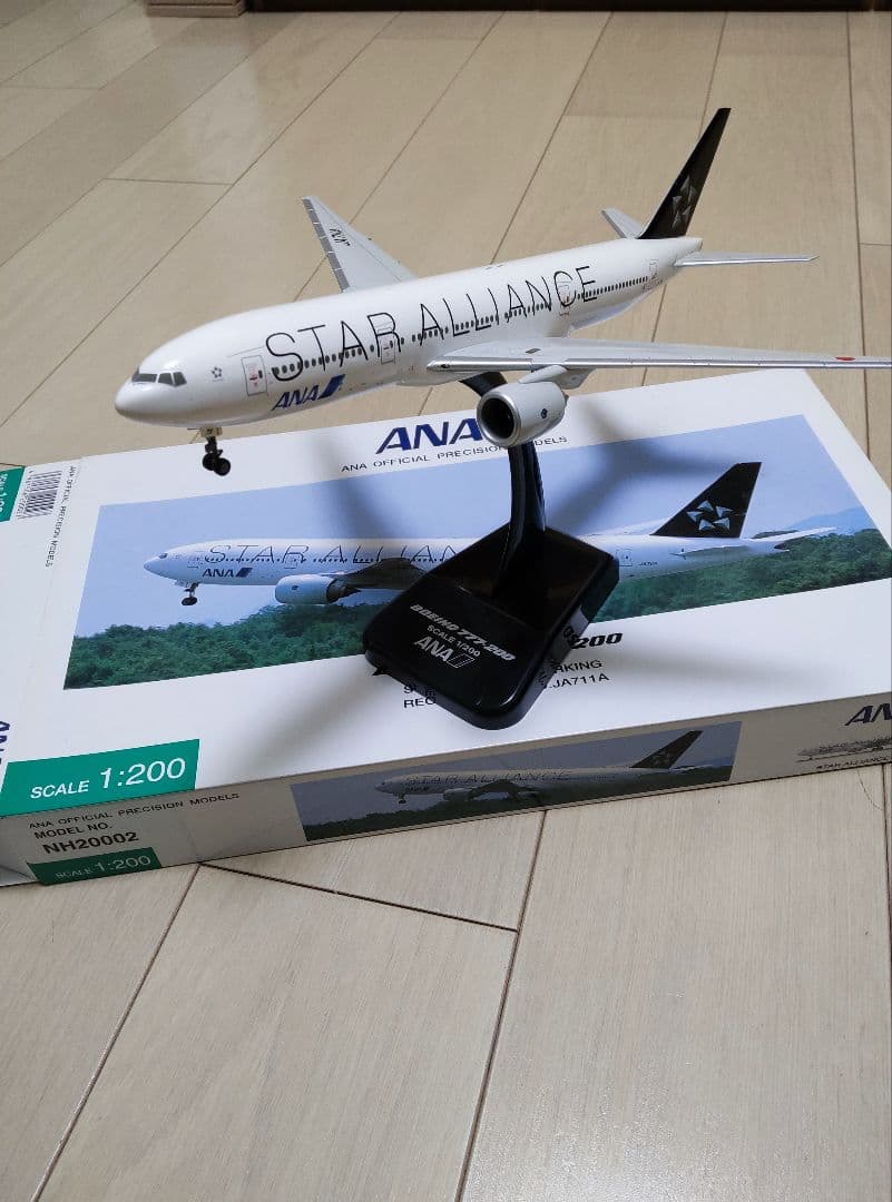 【美品】NH20002ANA ボーイング777-200 JA711A　1/200