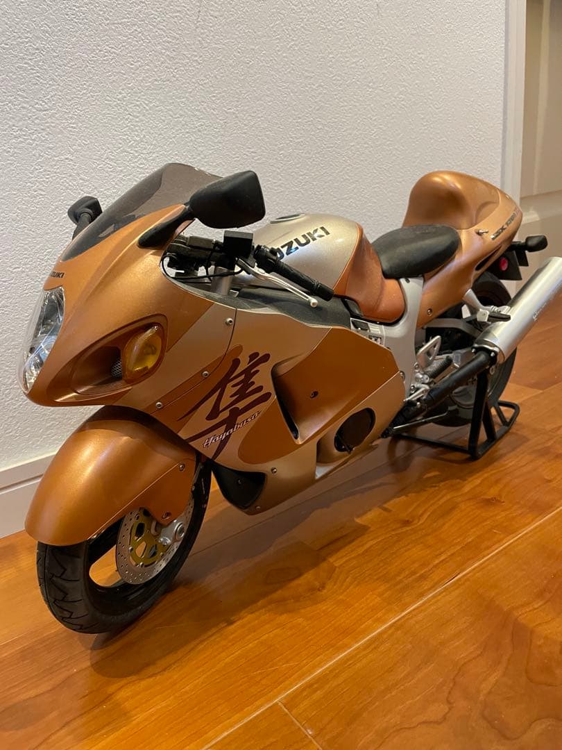 ディアゴスティーニ 1/4 スズキGSX1300R 隼 完成品