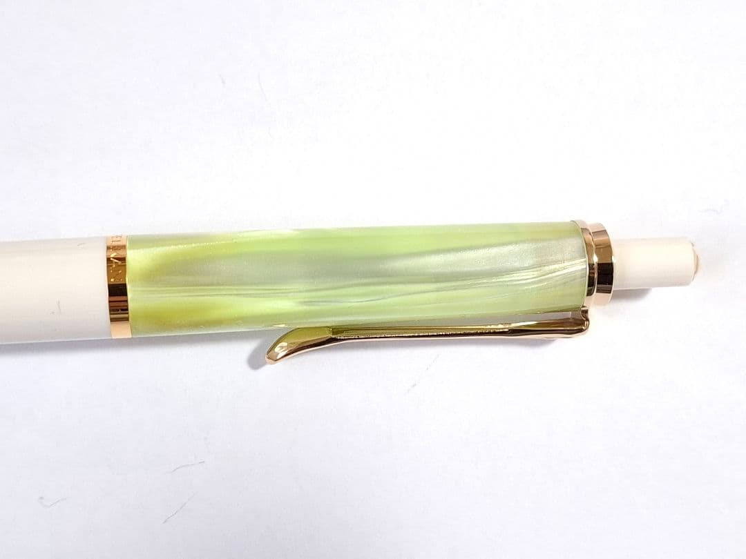 未使用　限定400本　PELICAN　ボールペン　K200　パステルグリーン