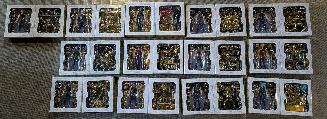 【聖闘士星矢】聖闘士聖衣神話セット　83箱+ディスプレイスタンド