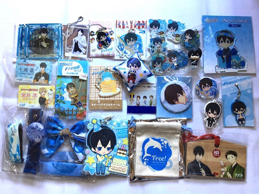Free! 七瀬遙　グッズまとめ売り　缶バッジ　アクスタ　タペストリー等