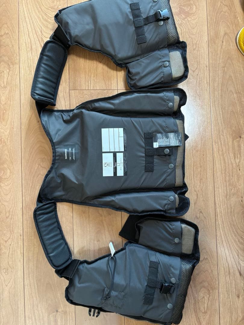 ひ*き様 SHIMANO ロックショアベスト VF-029U