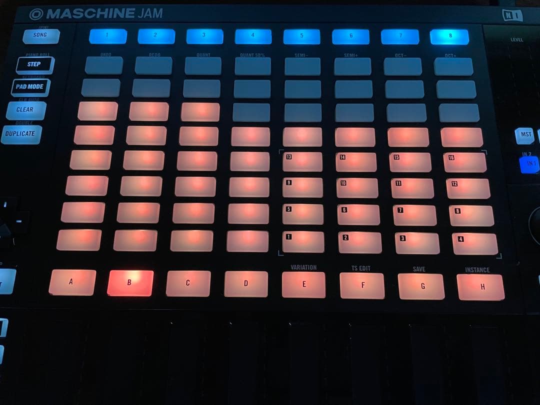MASCHINE JAM本体