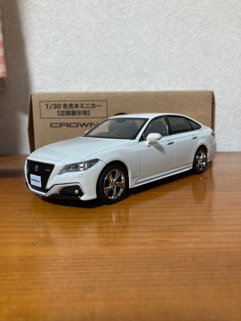 1/30 トヨタ カラーサンプル クラウン RS 220系 ホワイトパール