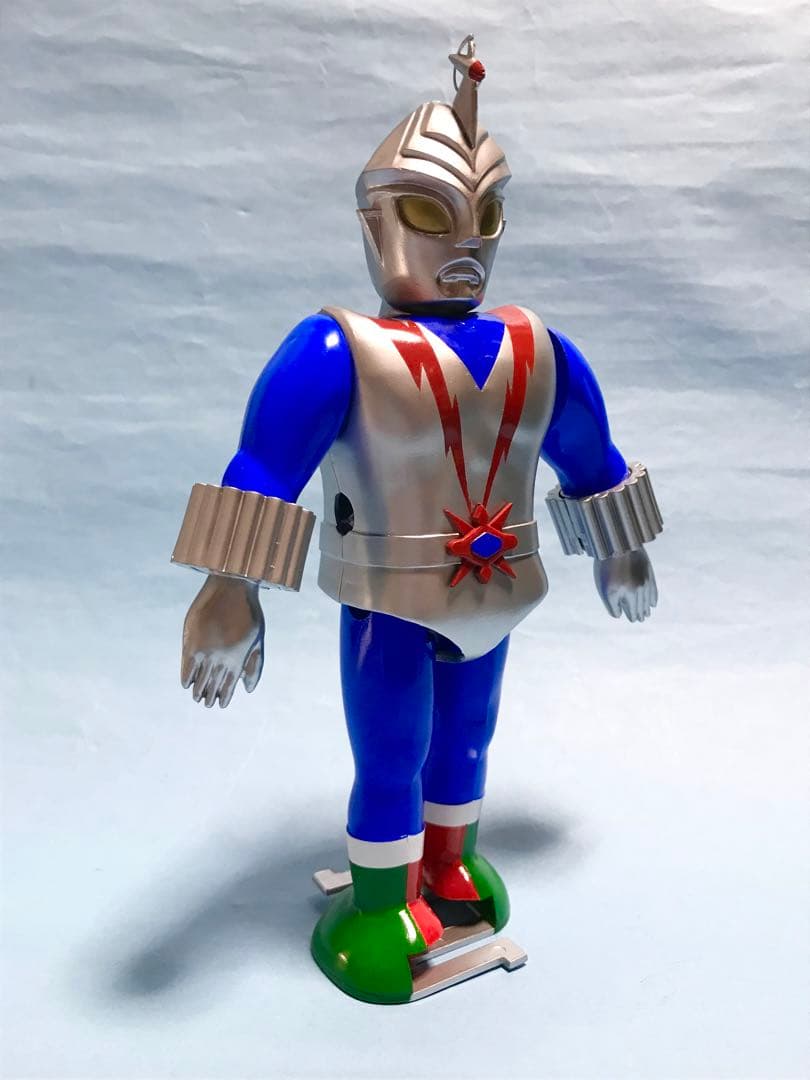 アオシマ　流星人間ゾーン　プラモデル　ゼンマイ動力　塗装済み　ジャンク品　昭和