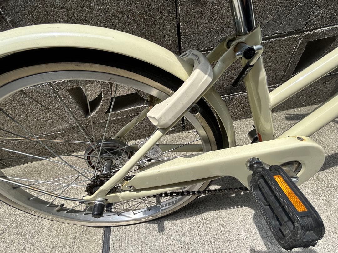値下げ　引取り限定　アサヒサイクル　女の子　クリーム色 20インチ 前カゴ付き