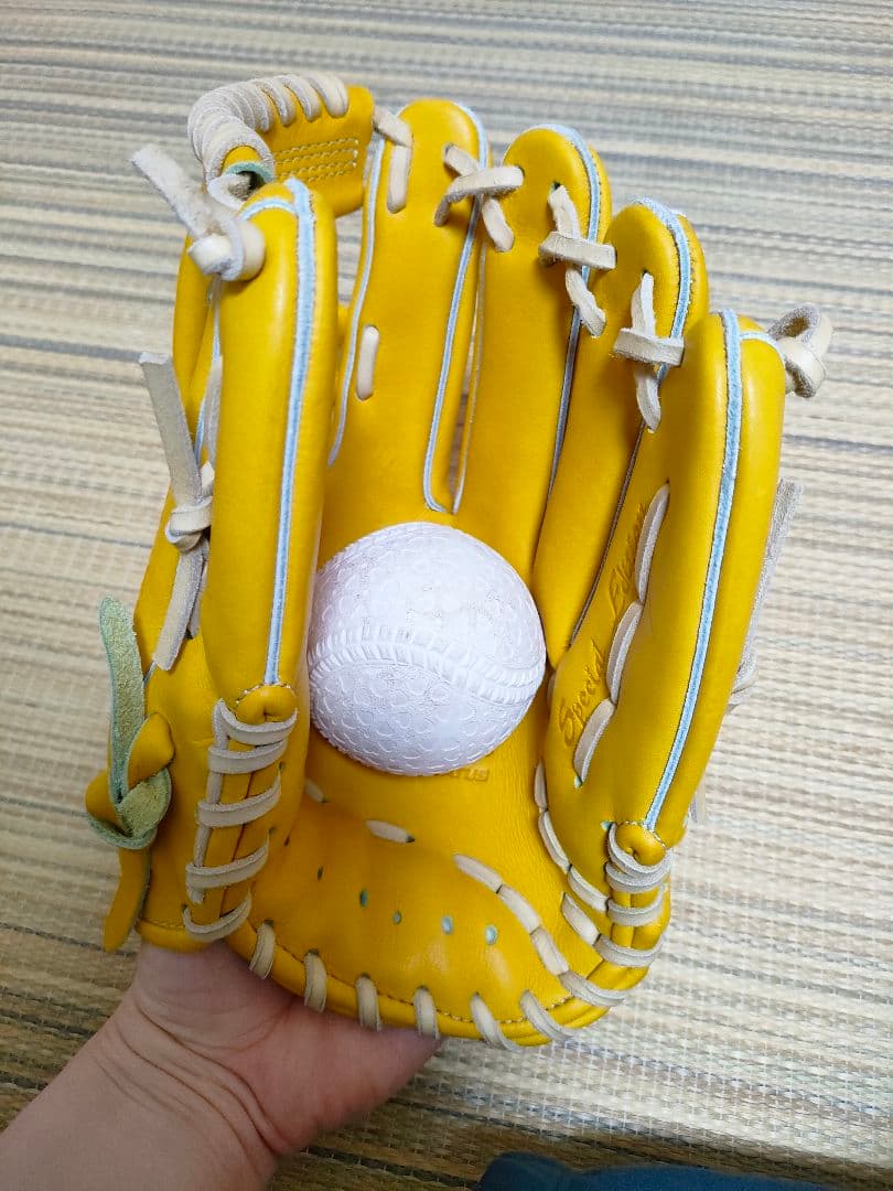 ZETTプロステイタスSE　軟式用グローブ（吉川尚輝モデル）