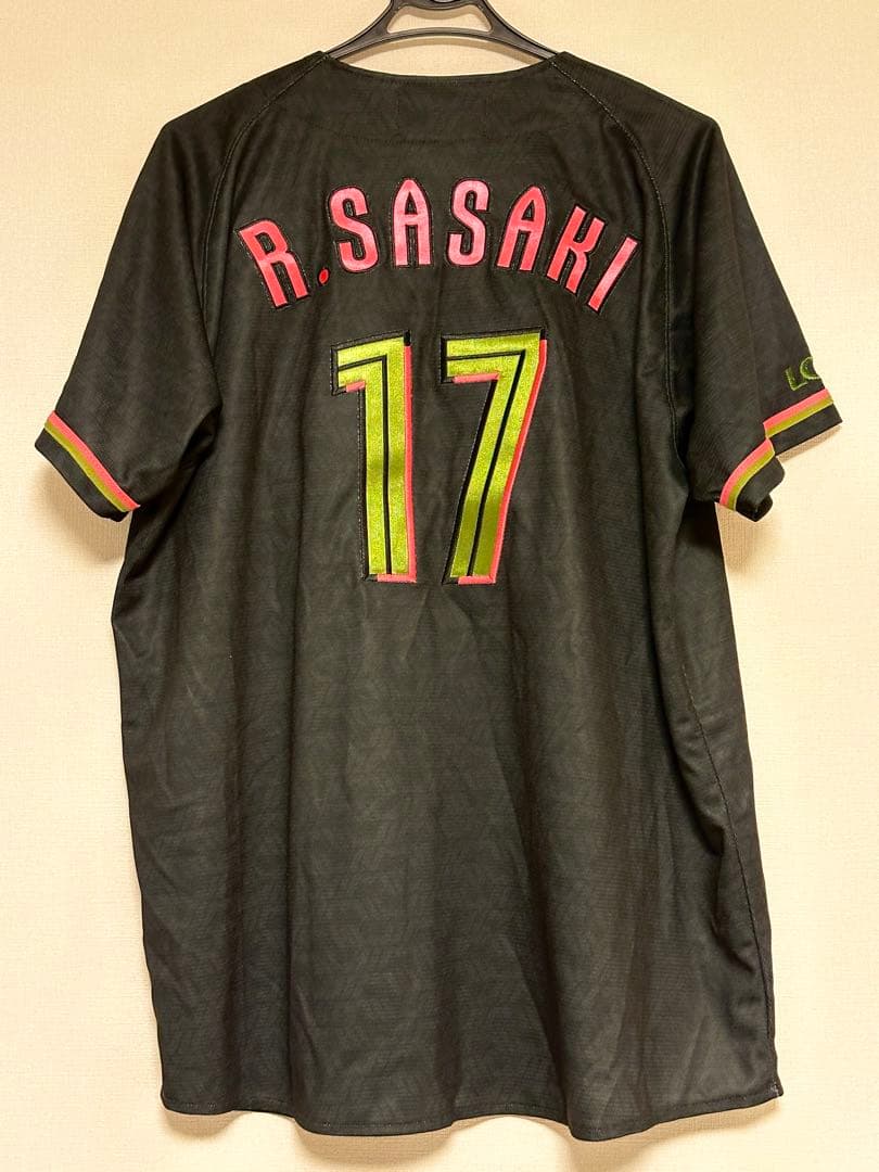 佐々木朗希投手　ブラックサマーユニフォーム2024 千葉ロッテマリーンズ