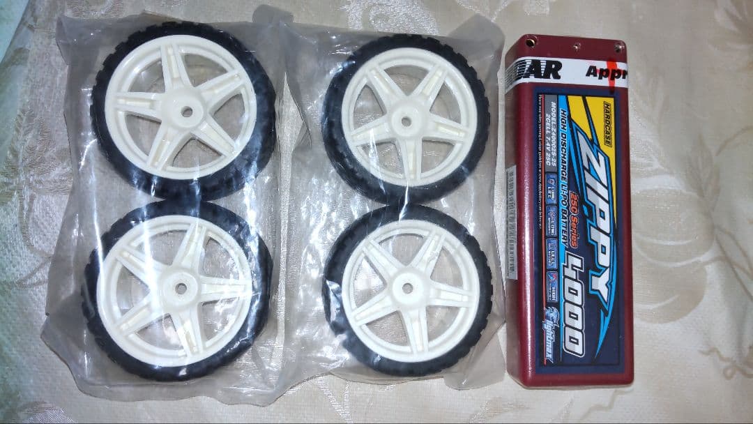 ☆ほぼ未使用品☆美品☆1/10電動カー四駆ラジコンプロポセット