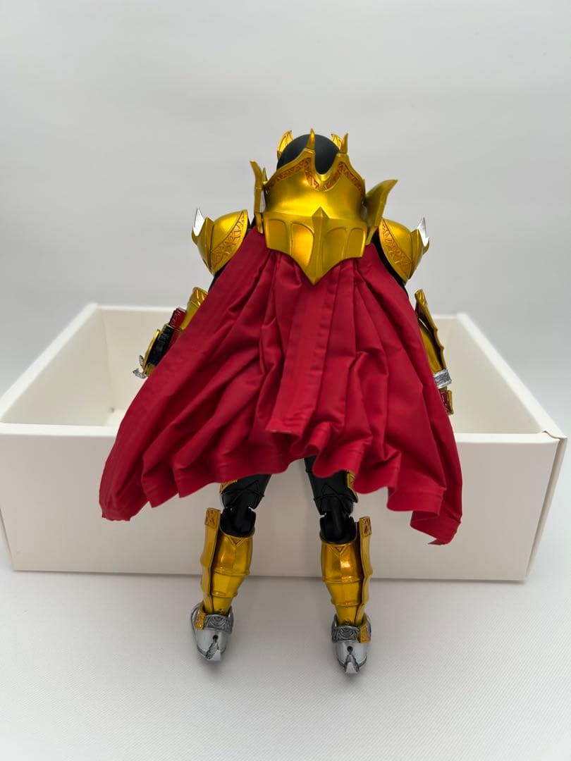 S.H.Figuarts （真骨彫製法） 仮面ライダーキバ エンペラーフォーム