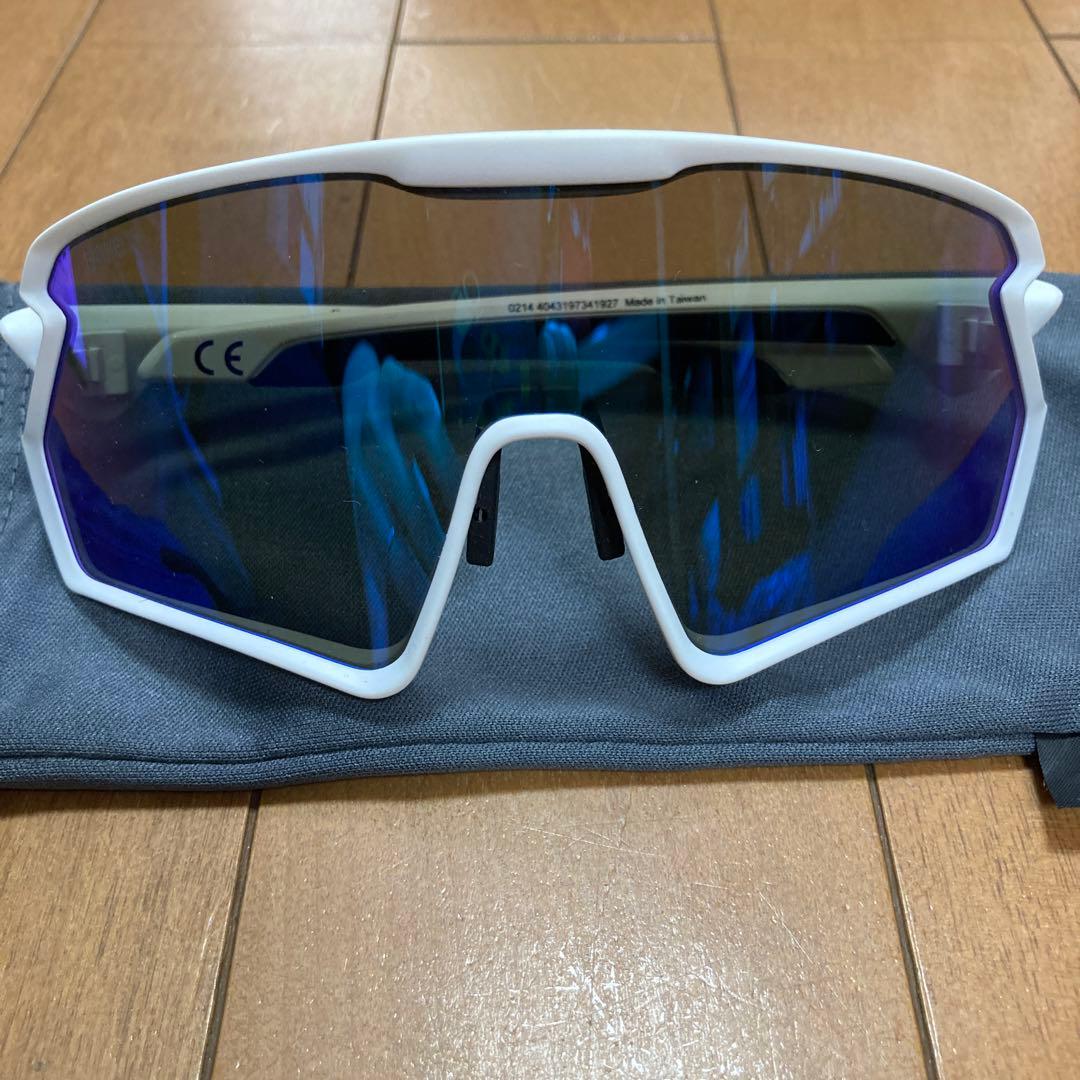 スポーツサングラス　uvex