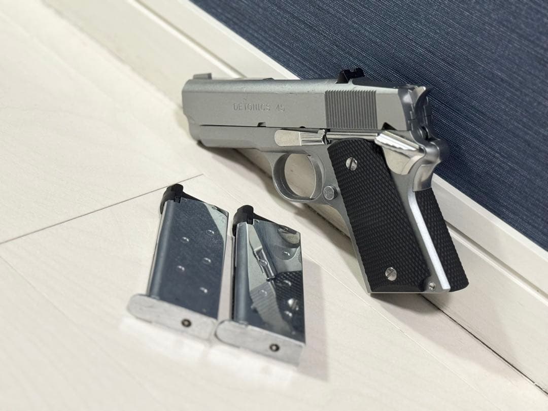 DETONICS 45 ガスハンドガン　ステンレスモデル