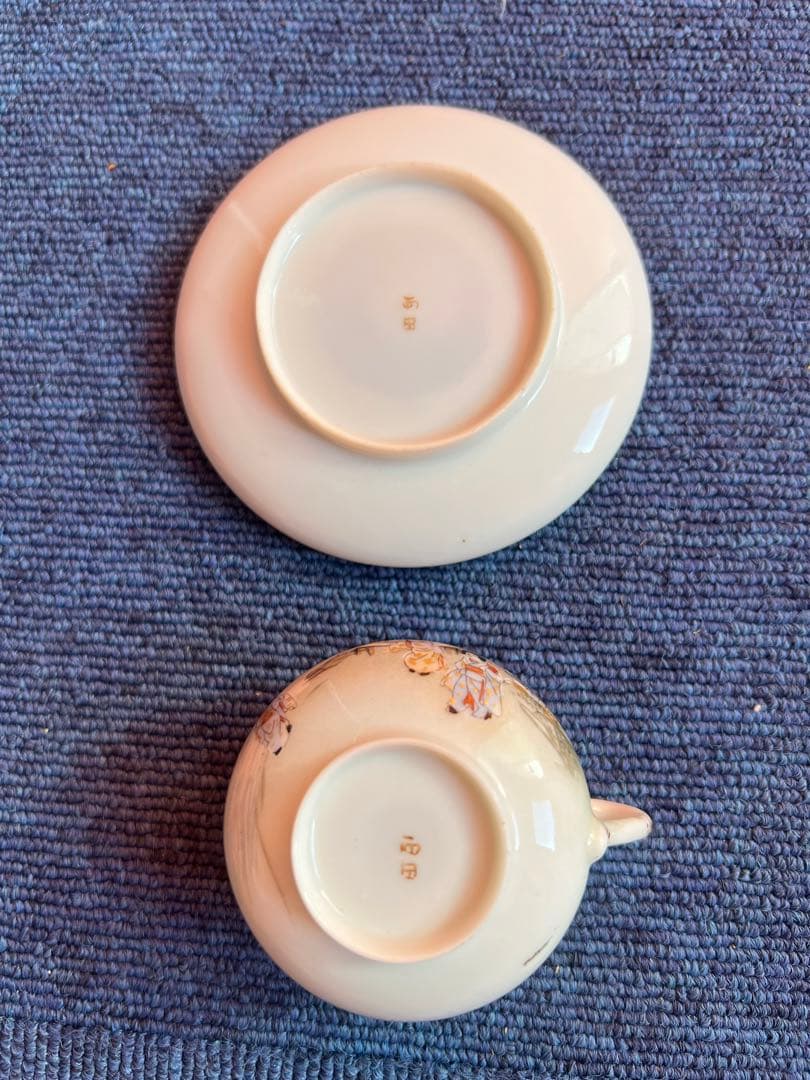 964  明治期　英国里帰り品　色絵陽刻美人富士文卵殻手　カップ＆ソーサー