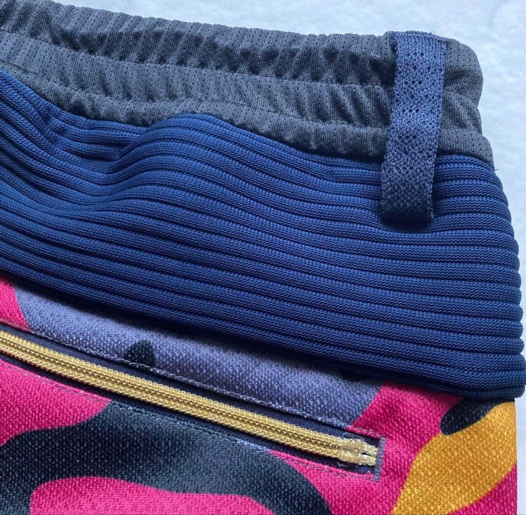 ⛳️極美品 メンズXL マークアンドロナ カモフラージュ柄 ハーフパンツ紺