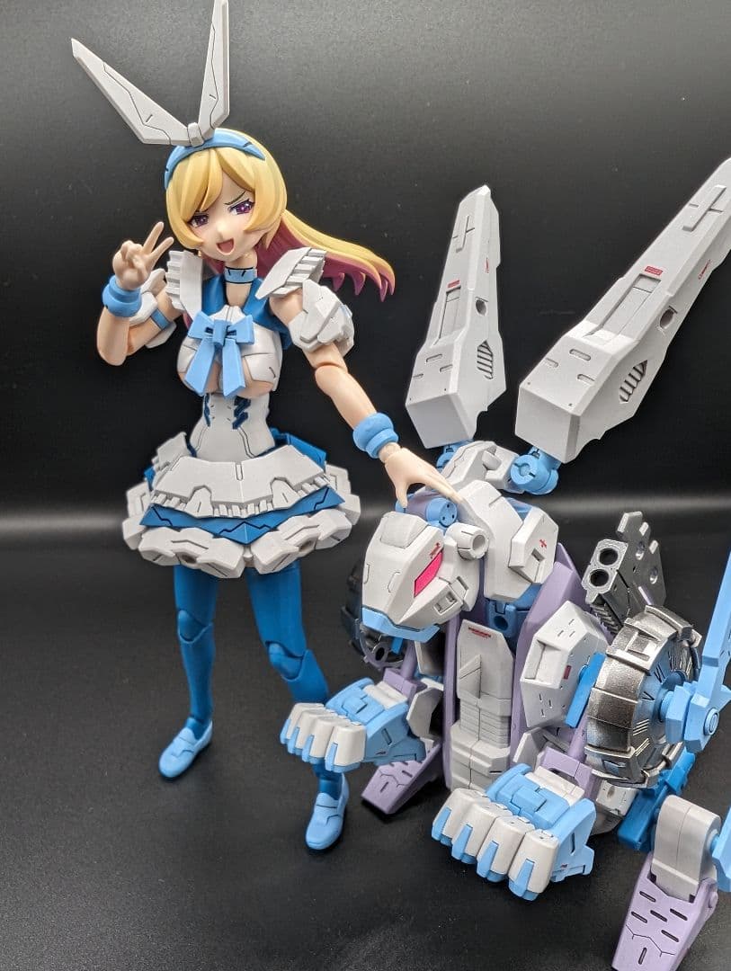 トムトム全塗装完成品メガミデバイスカオスアンドプリティアリス+九尾