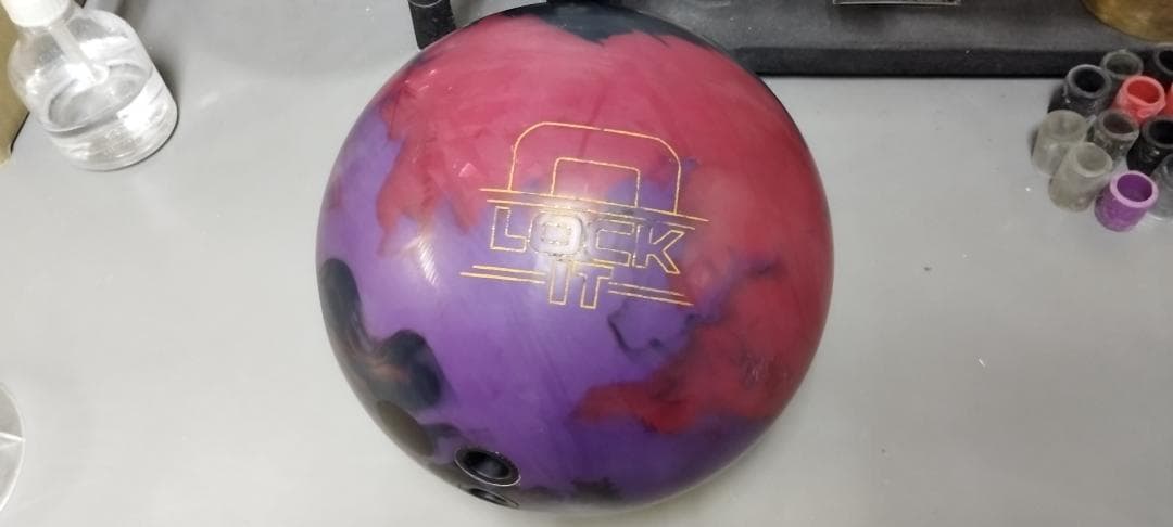 LOCK IT ボウリングボール