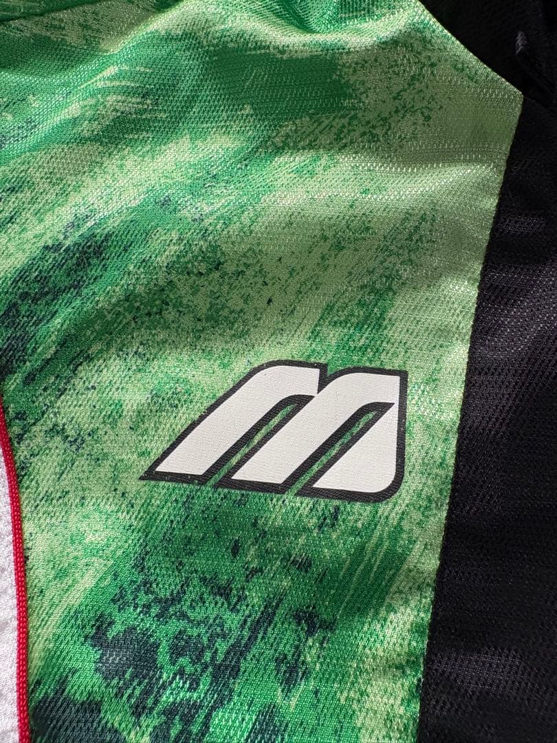 川崎ヴェルディ読売ウィンドブレーカー　上下セット