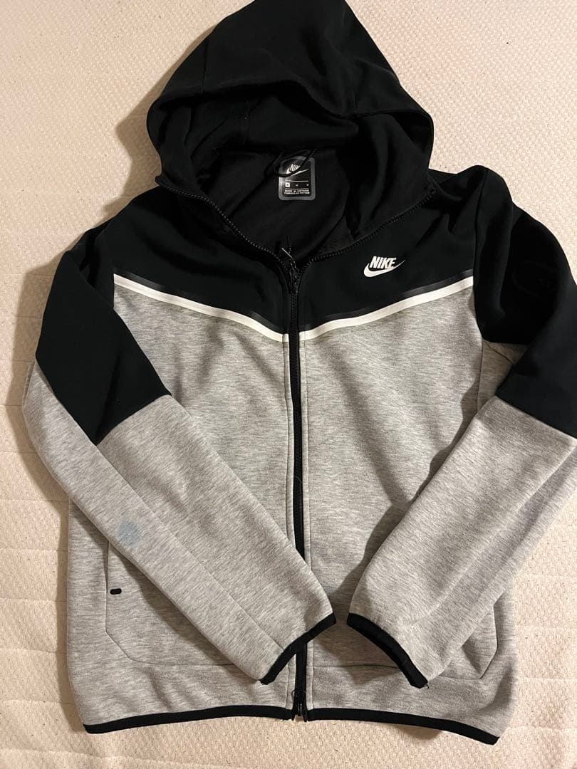 「希少」NIKE テックフリース 限定色 Mサイズ