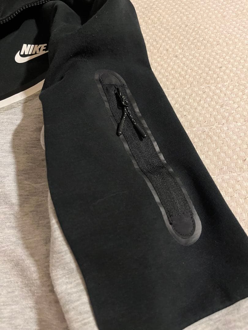 「希少」NIKE テックフリース 限定色 Mサイズ