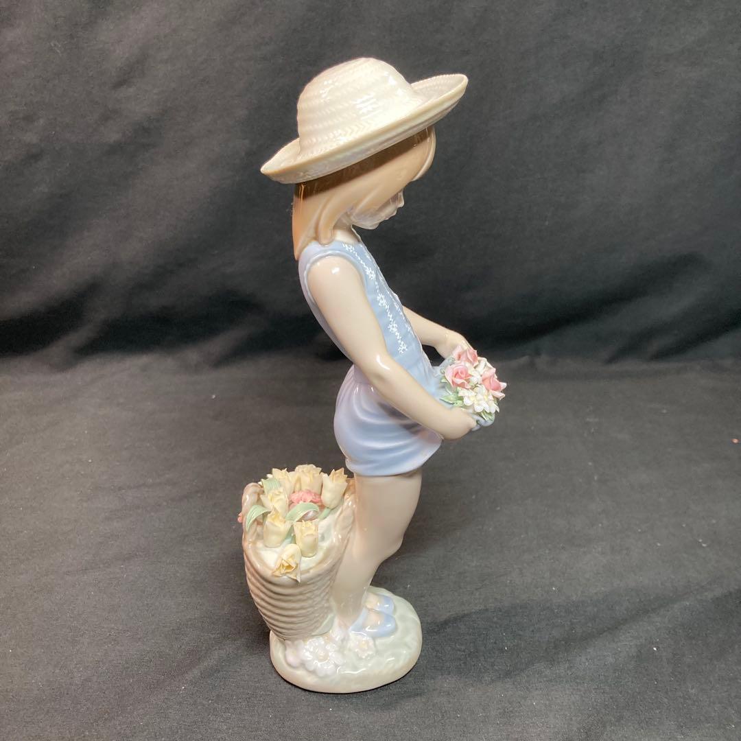 リヤドロ スカートに花いっぱい No.1284