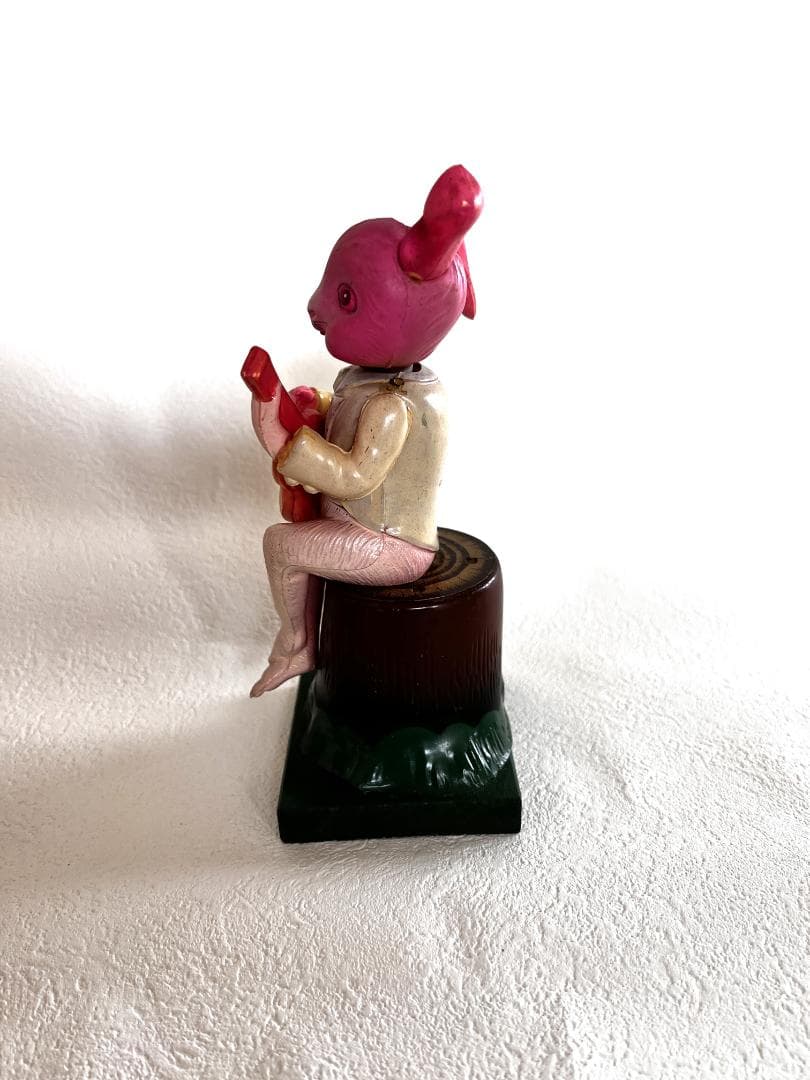 ウサギのバンジョー弾き　ゼンマイの動くおもちゃ　音も出ます　箱付