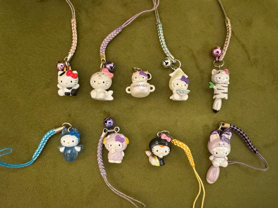 サンリオご当地キティ　根付けストラップ　42個