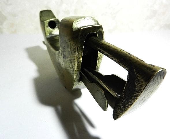 李朝（李氏朝鮮）のアンティーク魚型錠前