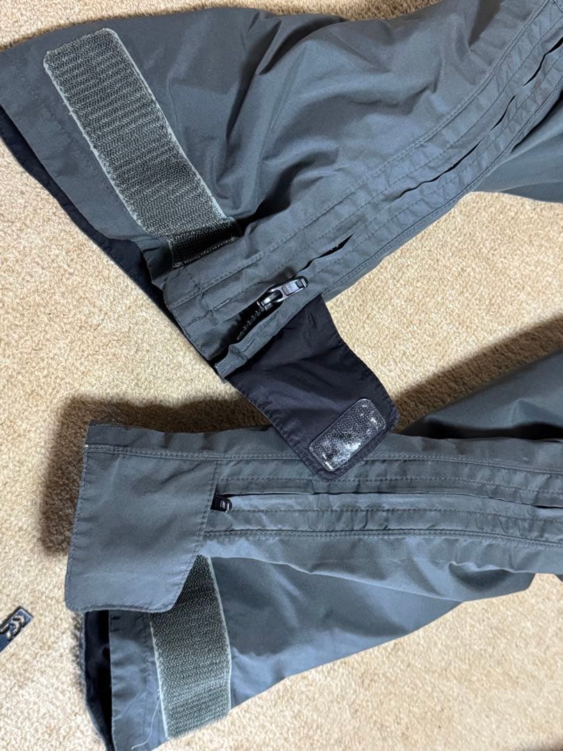 ダイワ防寒ウェア ゴアテックス DW-1909 上下セット 難アリ