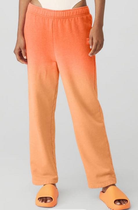 alo yoga スウェットパンツ