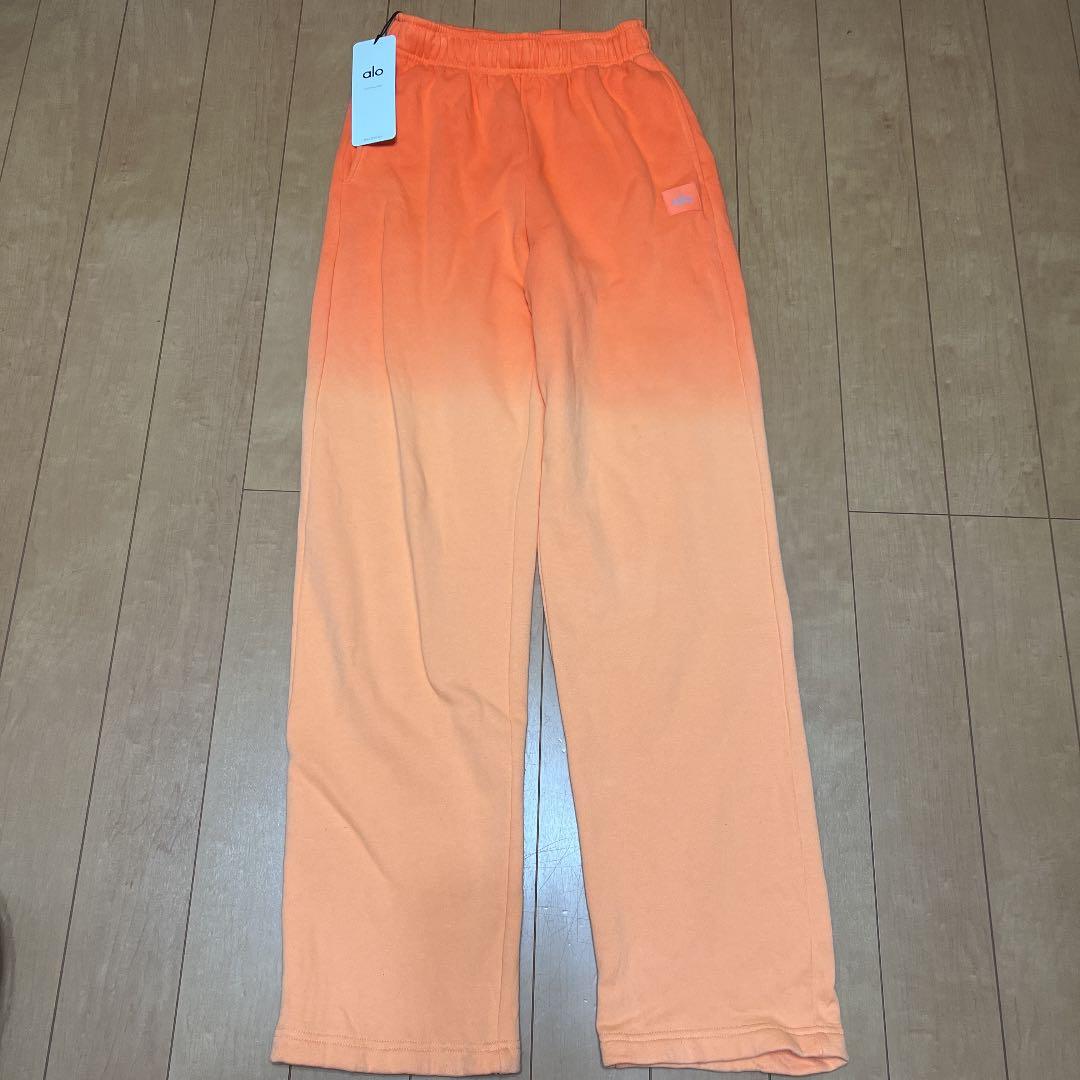 alo yoga スウェットパンツ