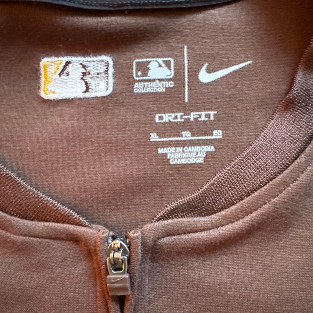 日本未発売　パドレス　クォータージップトップSan Diego Padres 1