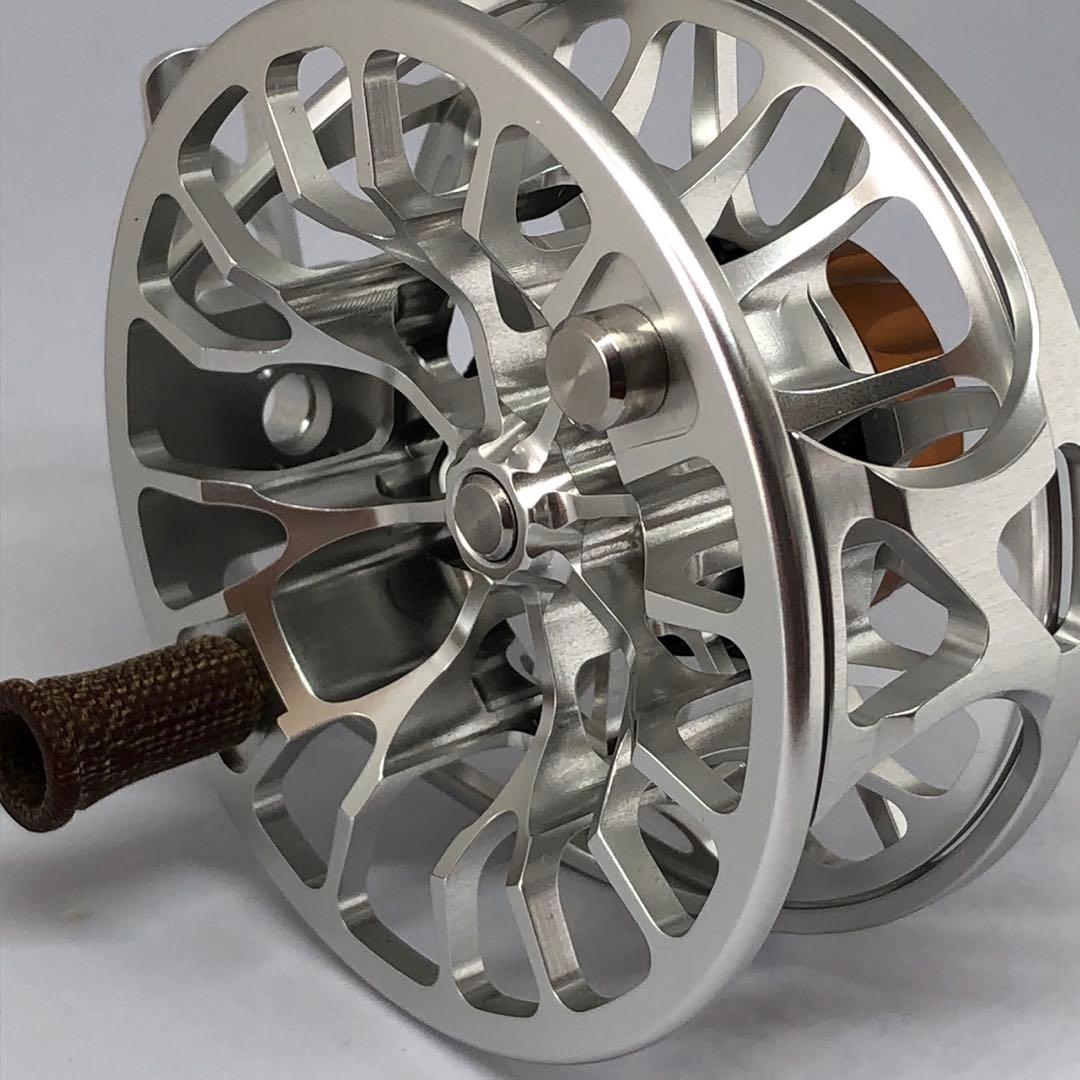 ROSS【ロス】フライリール ◆アニマス 4/5 プラチナム（現行モデル）